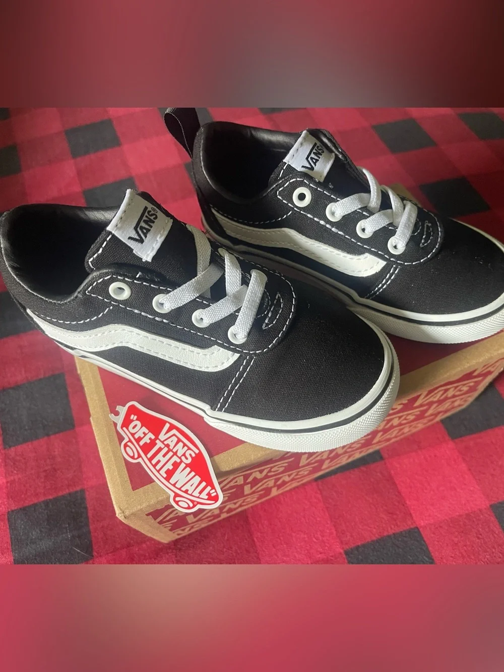Vans Kids Black and White Low-Top Sneakers **Brand New W/Tags** Size 9